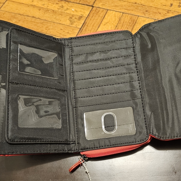 Red Wallet - Picture 6 of 6